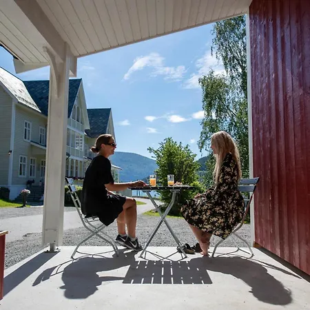 فندق فيسنيس 4*