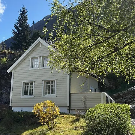Otel Visnes