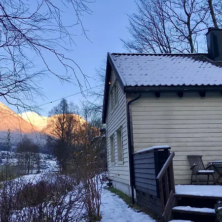 Visnes Hotel 4*