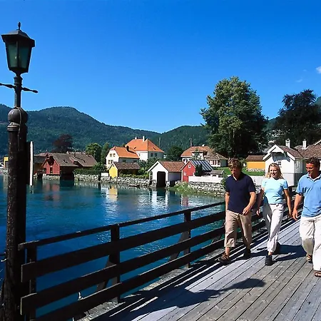 Visnes Hotel 4*