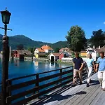 Visnes Hotel 4*