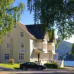 Hotel Visnes 4*